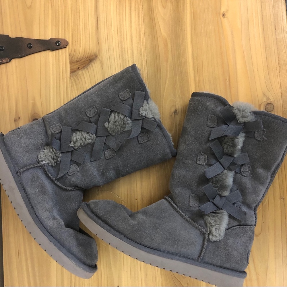 Koolaburra by UGG, grey Victoria boot, size 8